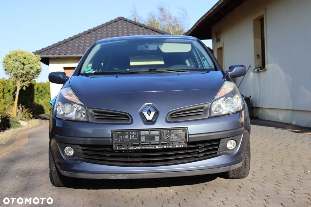 Renault Clio - 2