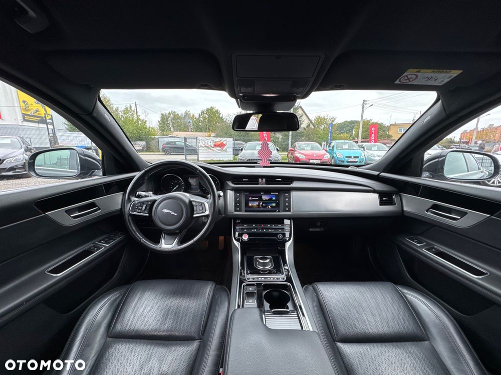 Jaguar XF 2.0 i4D Pure - 33