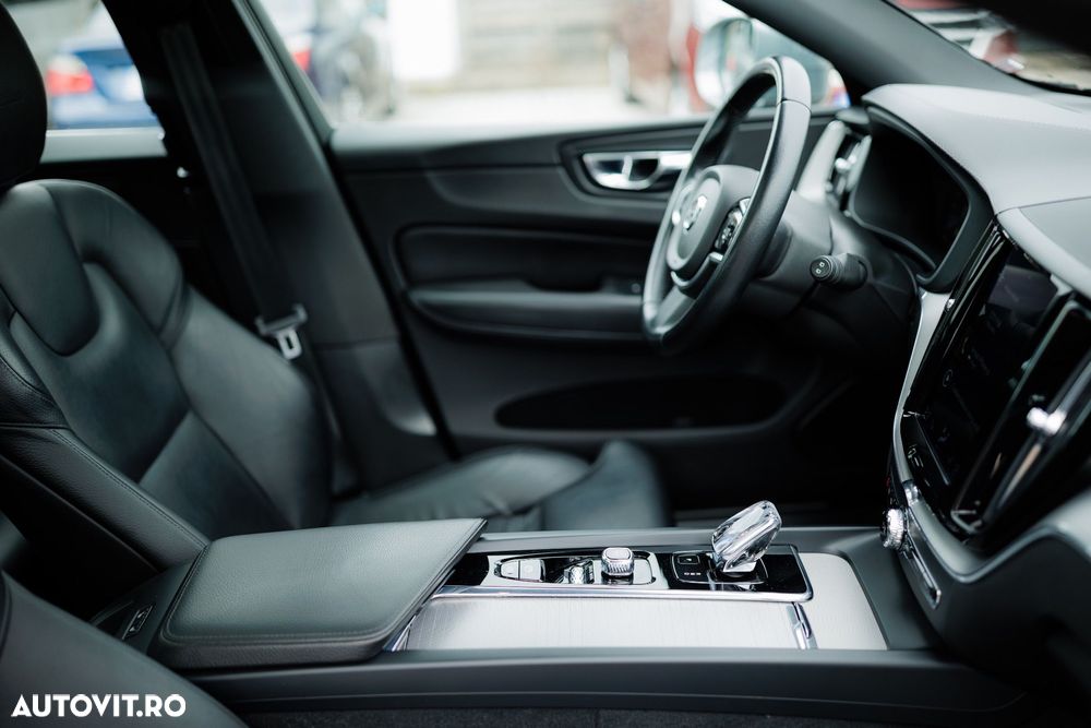 Volvo XC 60 B4 D AWD Geartronic Inscription - 36