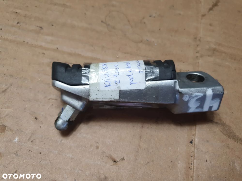 kawasaki zx6r zx9r z1000 Podnóżek kierowcy prawy - 1