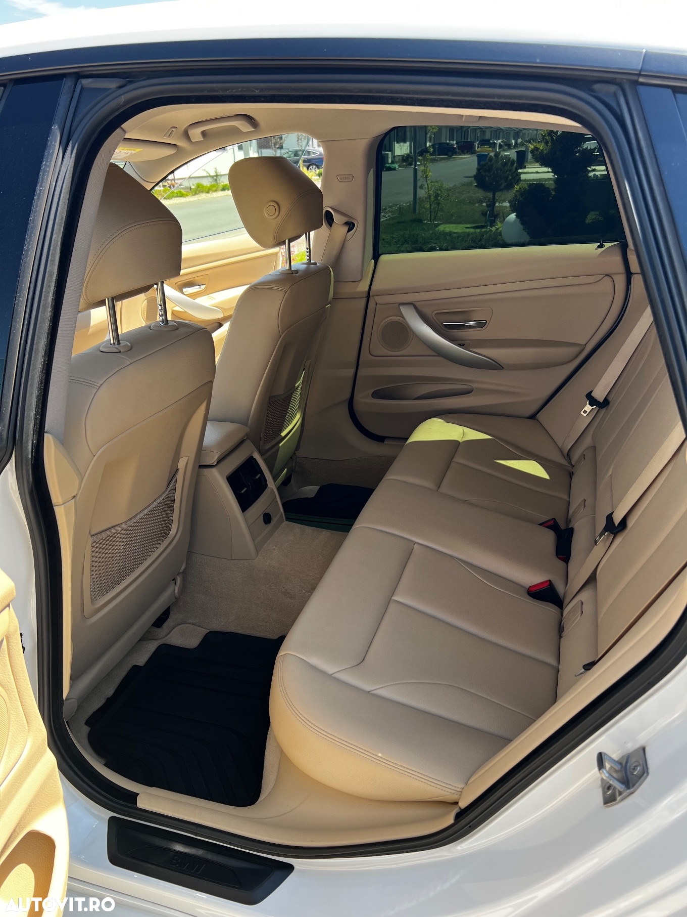 BMW Seria 3 318d - 12