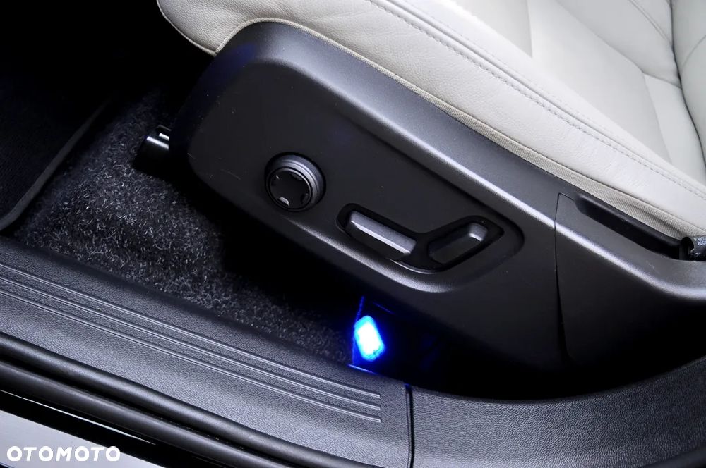 Volvo XC 40 T3 Geartronic Inscription - 28