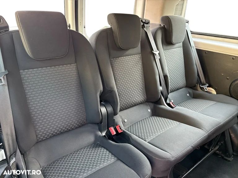Ford Tourneo Custom - 10