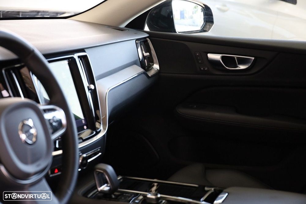 Volvo V60 2.0 T6 AWD TE Plus Dark - 16
