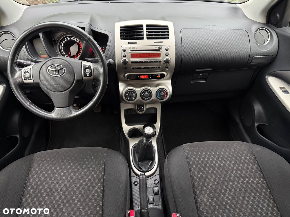 Toyota Urban Cruiser 1.33 4x2 Town - 19