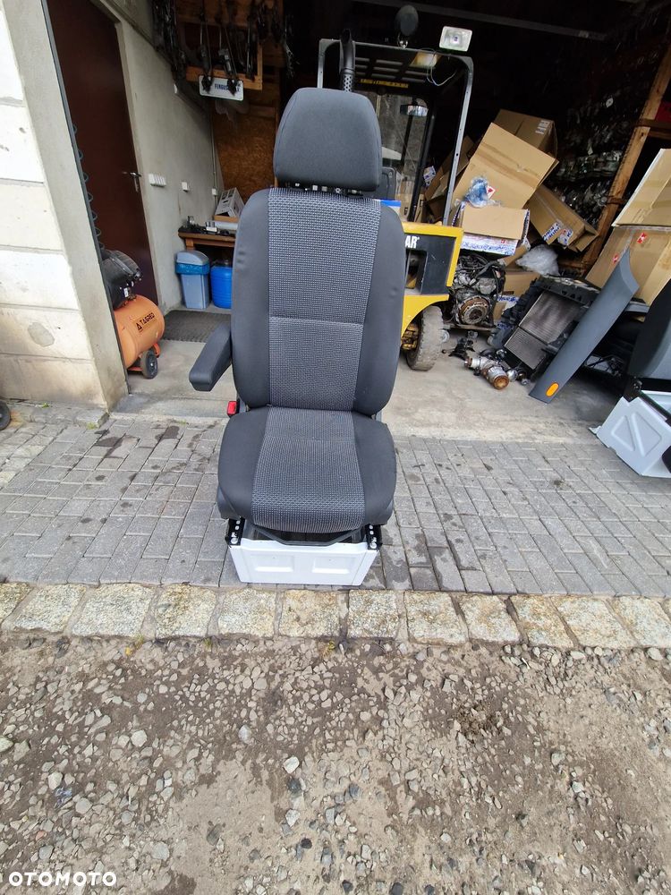 FOTEL LEWY MERCEDES SPRINTER 906 VW CRAFTER - 2