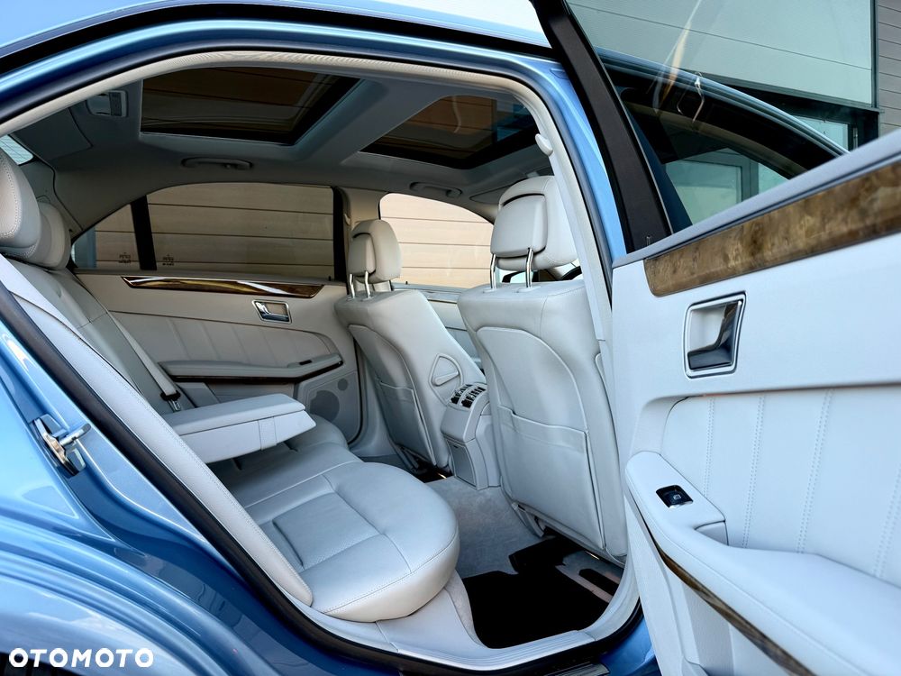 Mercedes-Benz Klasa E - 33