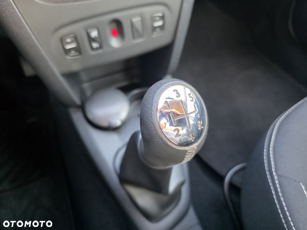 Dacia Sandero 1.2 16V 75 Celebration - 14