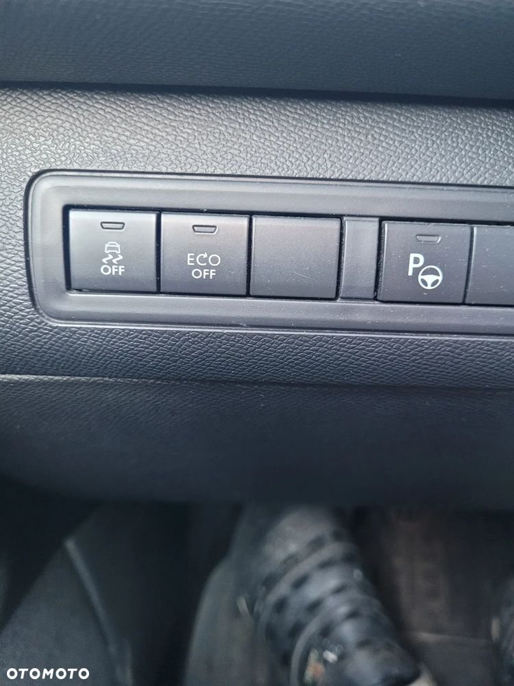 Peugeot 308 1.2 PureTech Allure S&S - 15