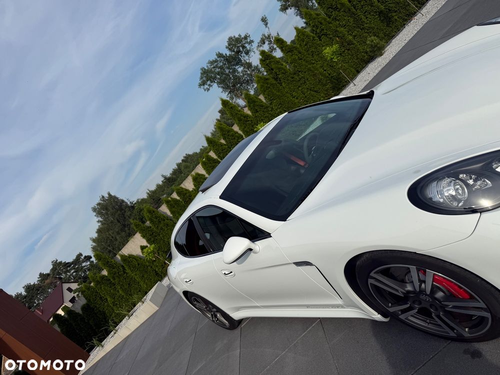Porsche Panamera GTS - 9