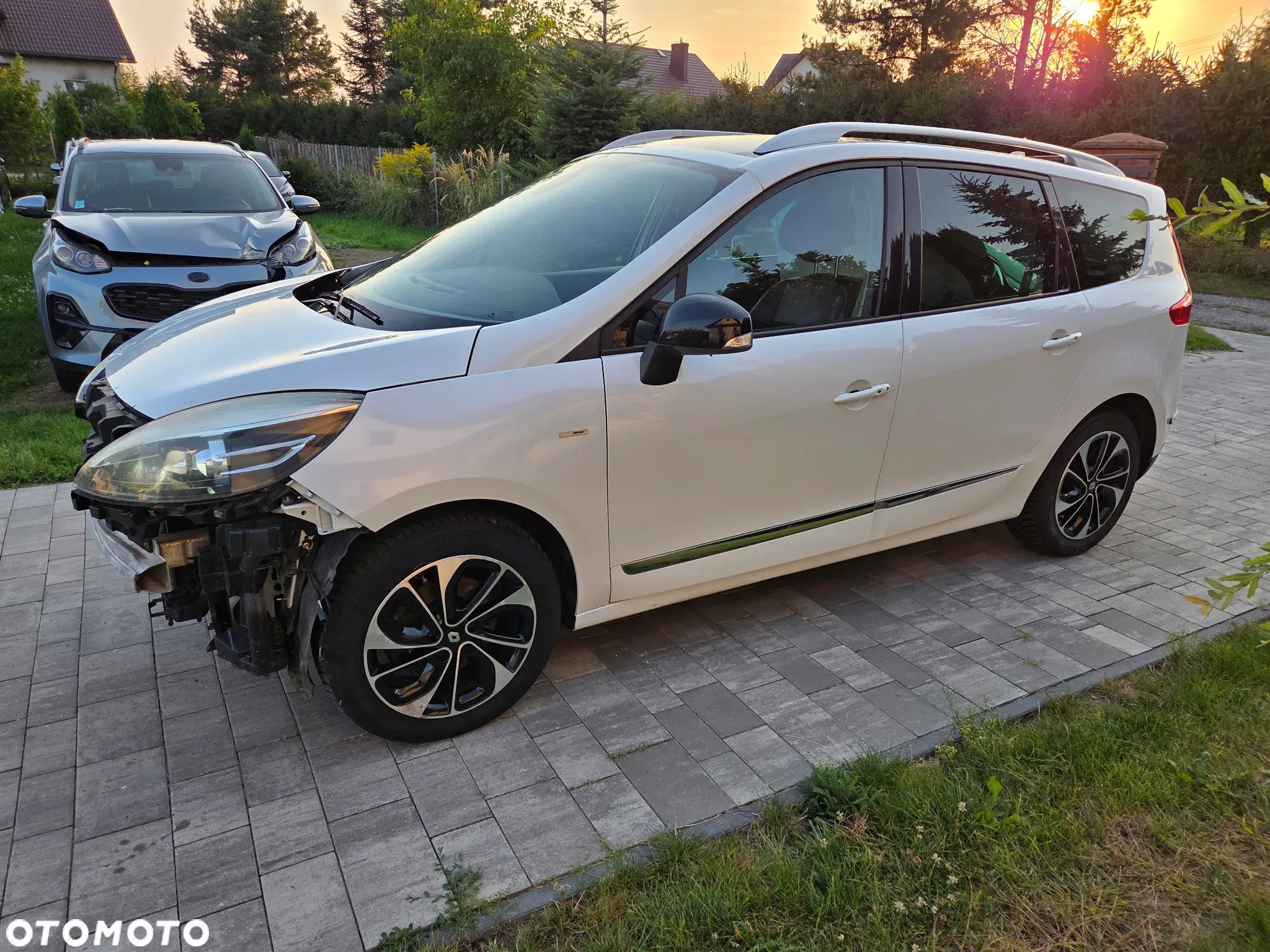 Renault Grand Scenic dCi 110 EDC Bose Edition - 10