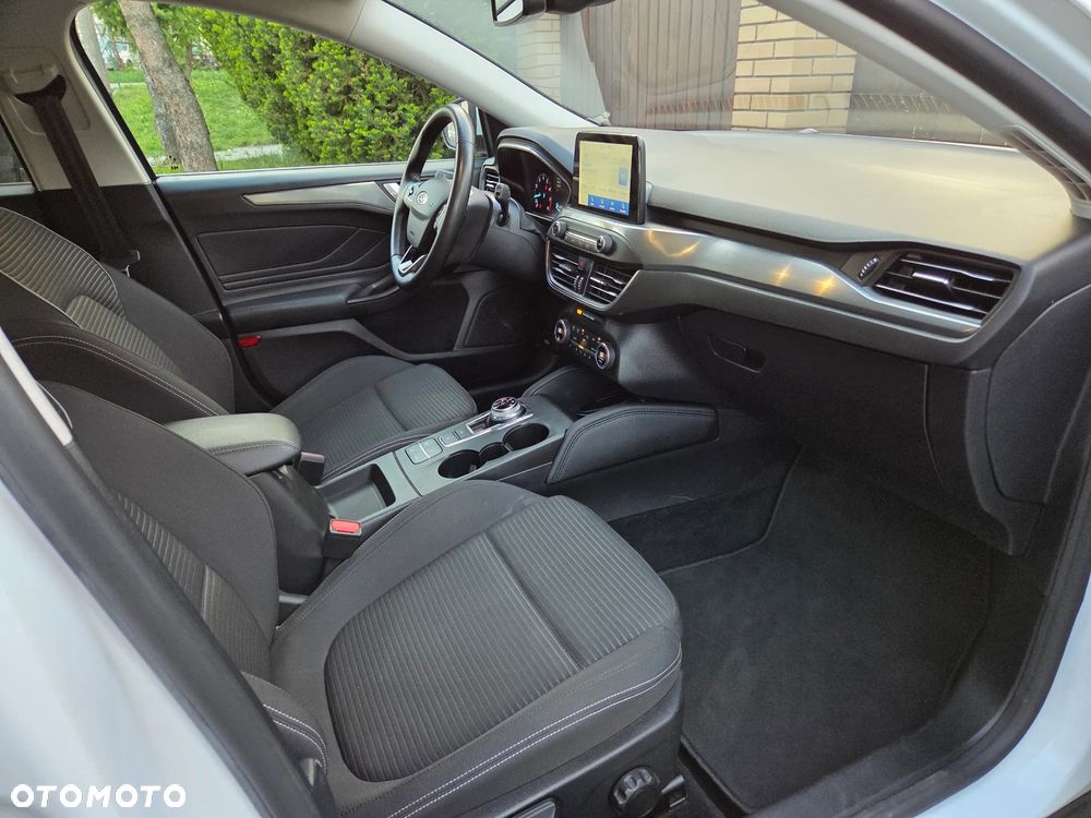 Ford Focus 1.0 EcoBoost Titanium - 10