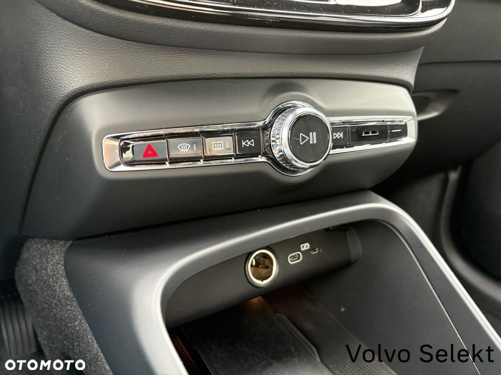 Volvo XC 40 2024