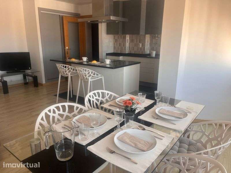 T2 remodelado com vista de mar e  garagem– Monte Estoril - Grande imagem: 3/11