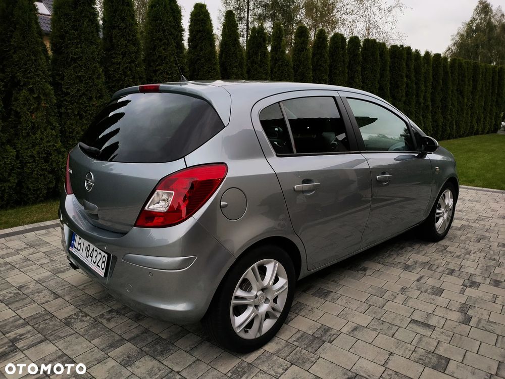 Opel Corsa 1.4 16V Satellite - 9
