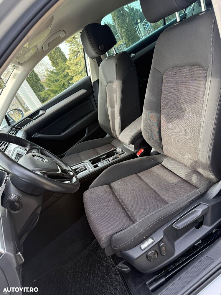 Volkswagen Passat 1.6 TDI SCR DSG Business - 12