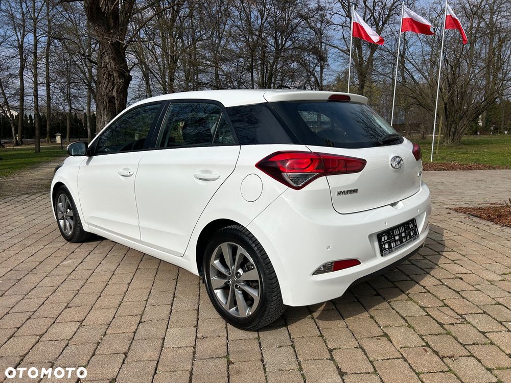 Hyundai i20 1.2 Passion - 10