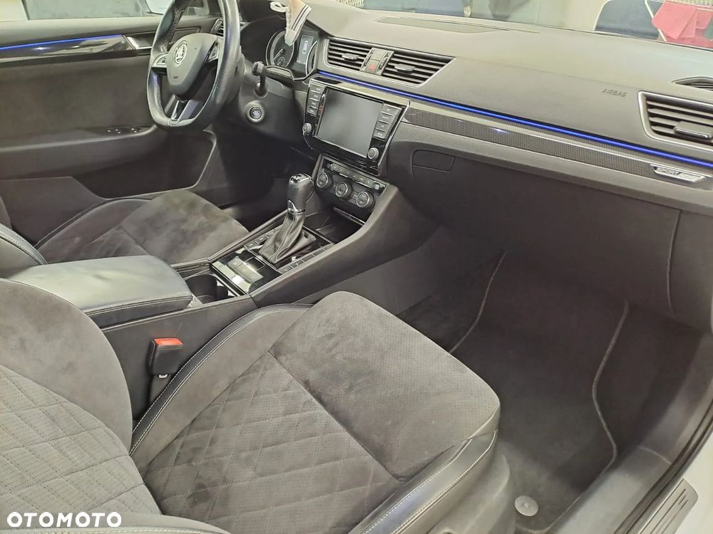 Skoda Superb 2.0 TDI 4x4 Sportline DSG - 8