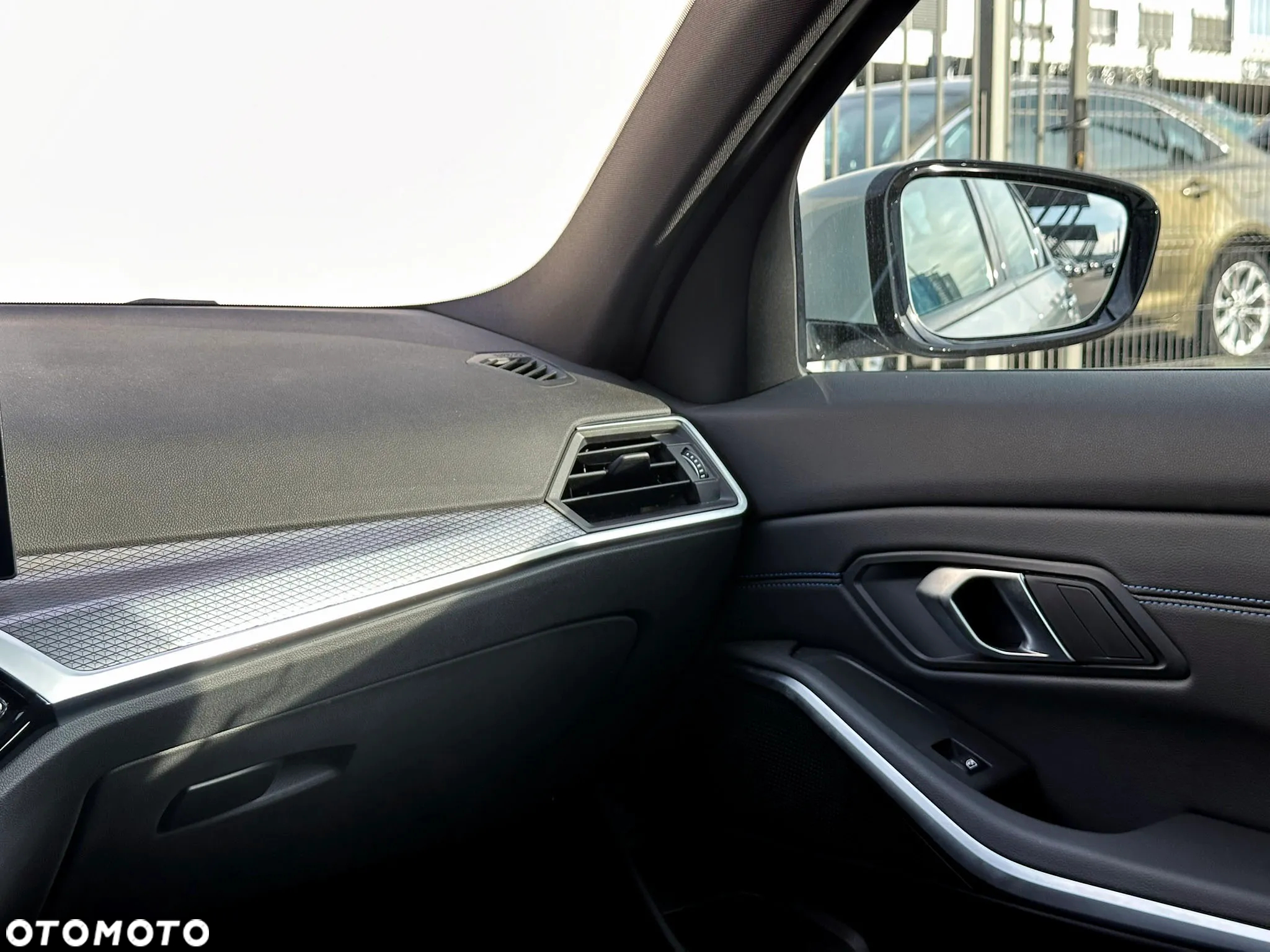 BMW Seria 3 318i M Sport - 17
