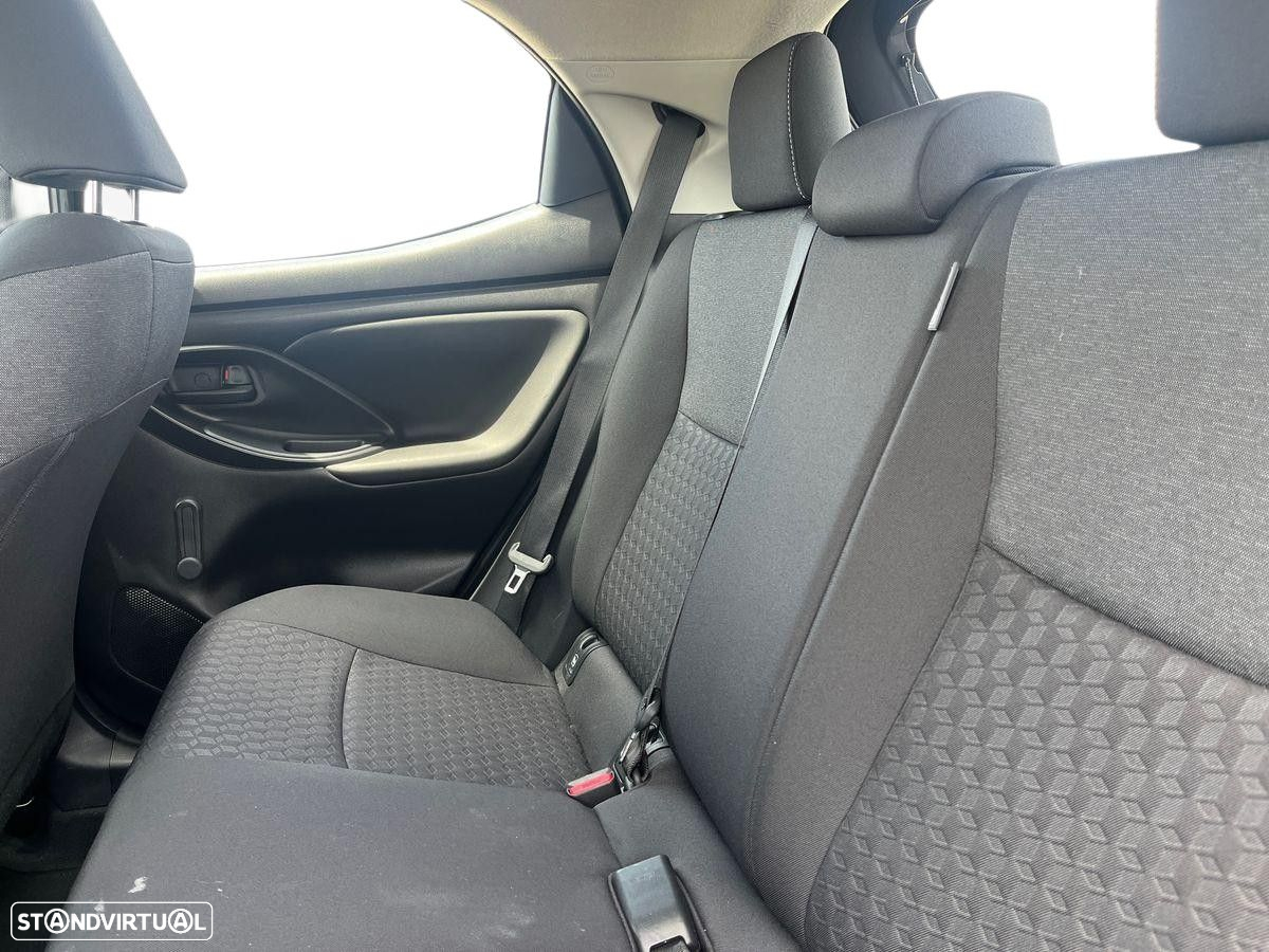 Toyota Yaris - 10