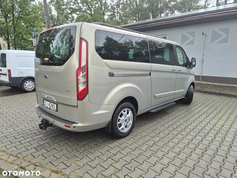 Ford Tourneo Custom - 4