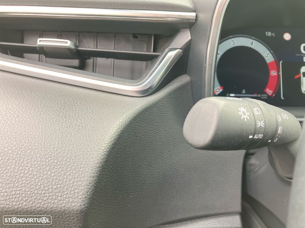 Toyota Corolla Touring Sports 1.8 Hybrid Comfort Plus - 29