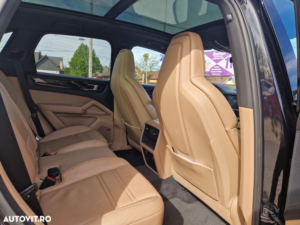 Porsche Cayenne S - 10
