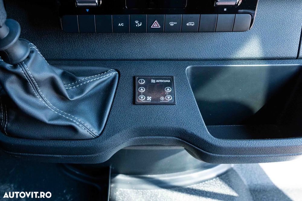 Mercedes-Benz SPRINTER - 11