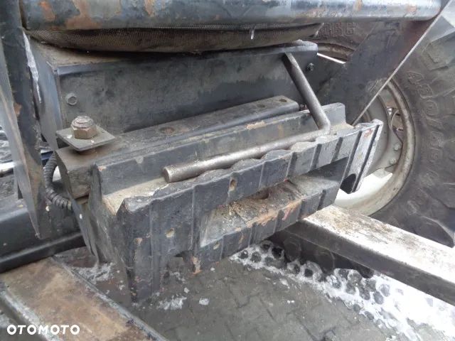Zaczep obciążnik przedni 90kg Case MX90C - 1