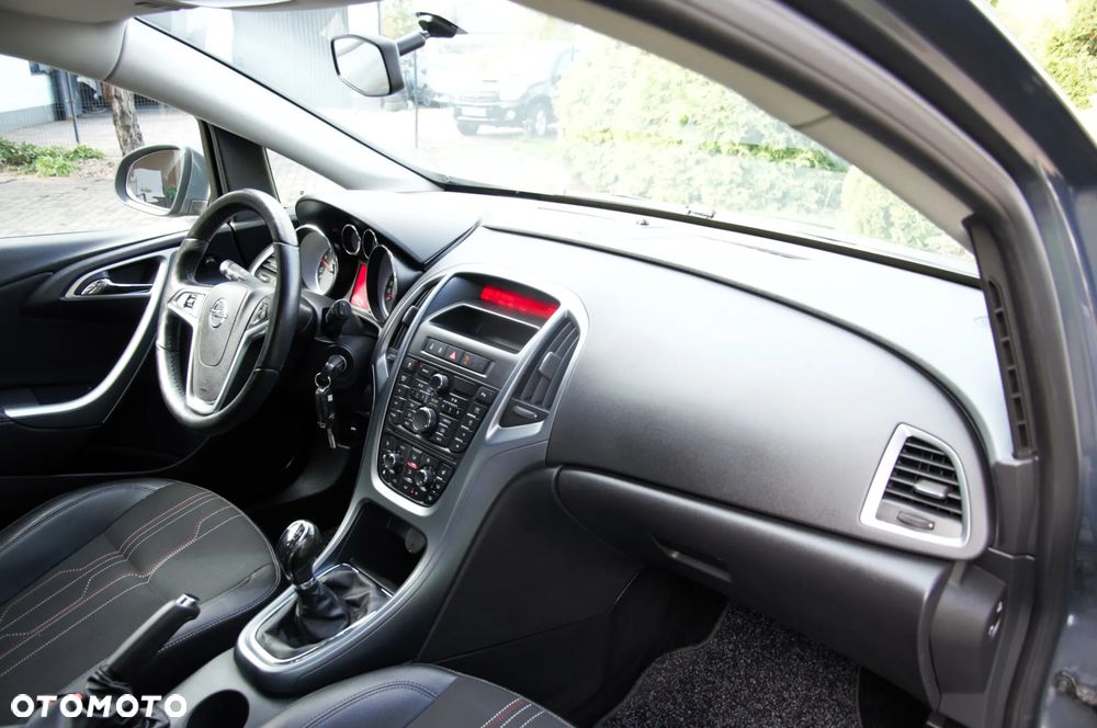 Opel Astra 1.4 Turbo ecoFLEX Start/Stop 150 Jahre - 26