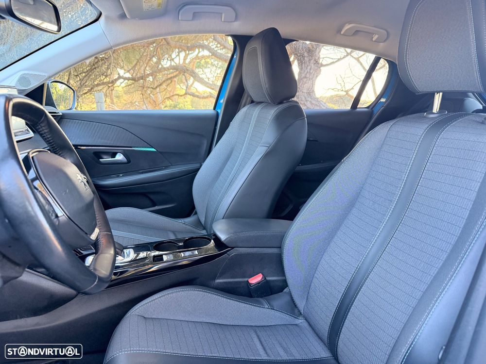 Peugeot e-208 Allure - 14