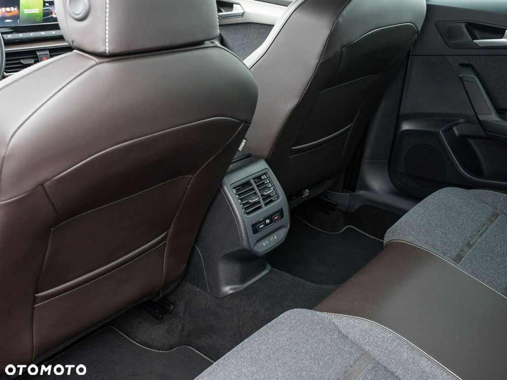 Seat Leon 1.5 eTSI Xcellence DSG - 25