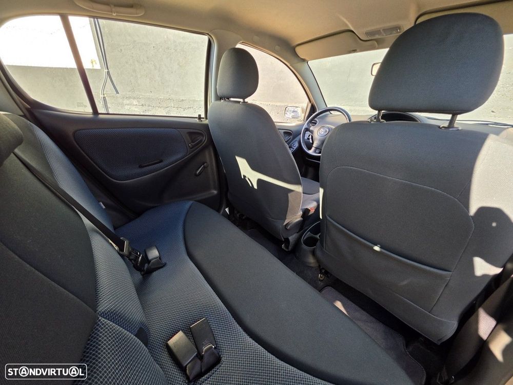 Toyota Yaris 1.0 Terra AC - 10