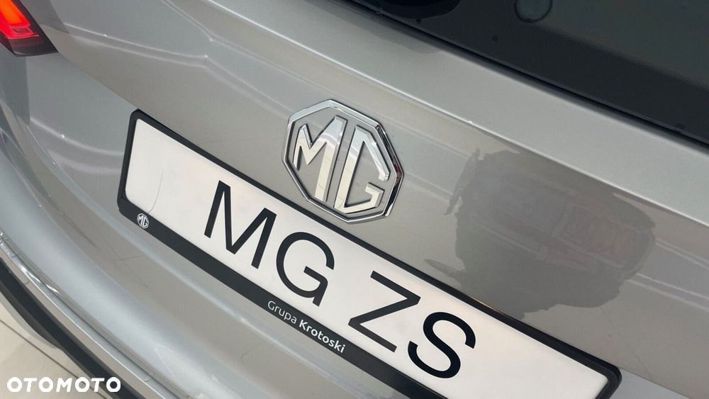 MG ZS Hybrid+ - 16