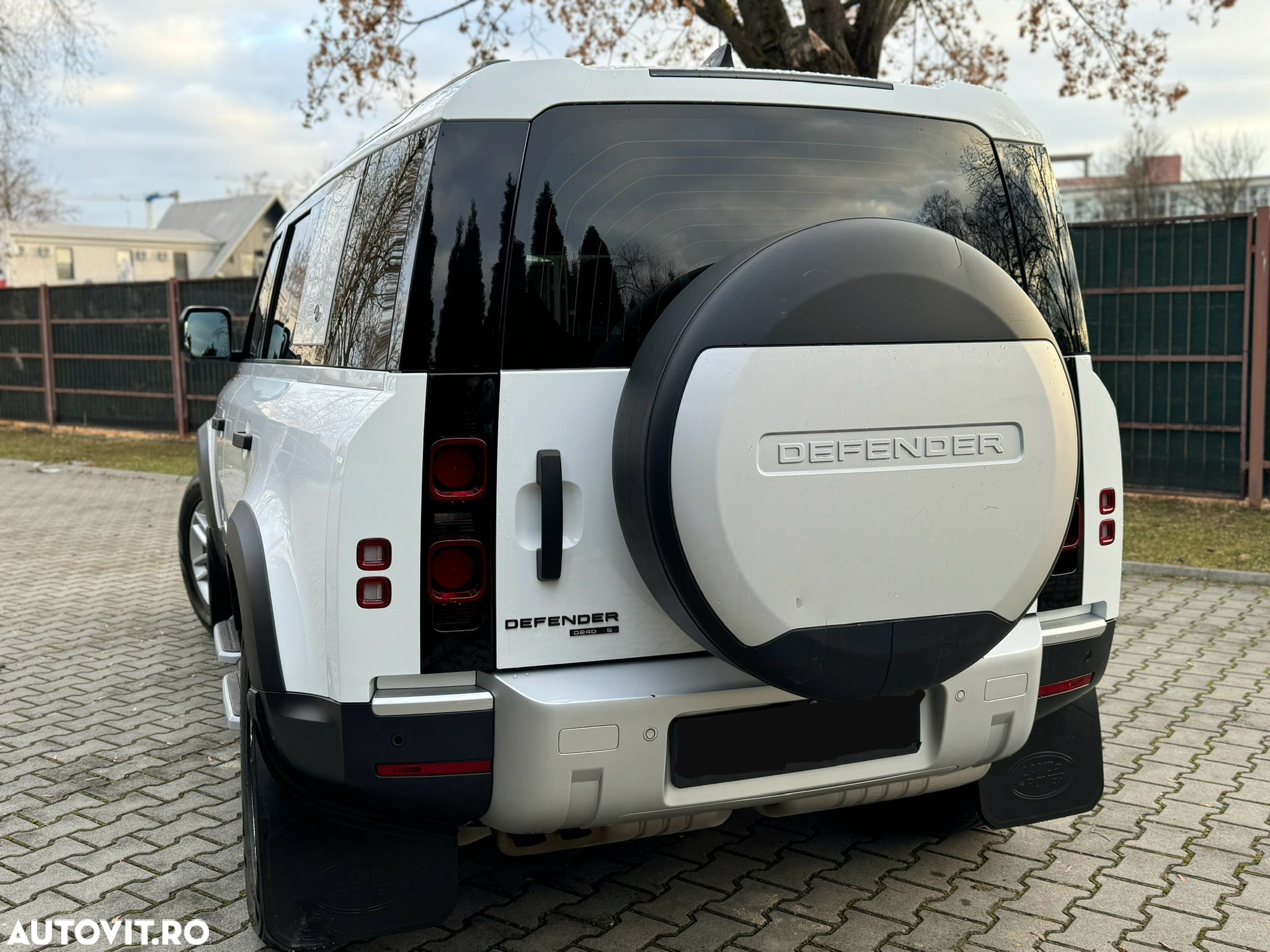 Land Rover Defender 110 2.0L D240 - 5