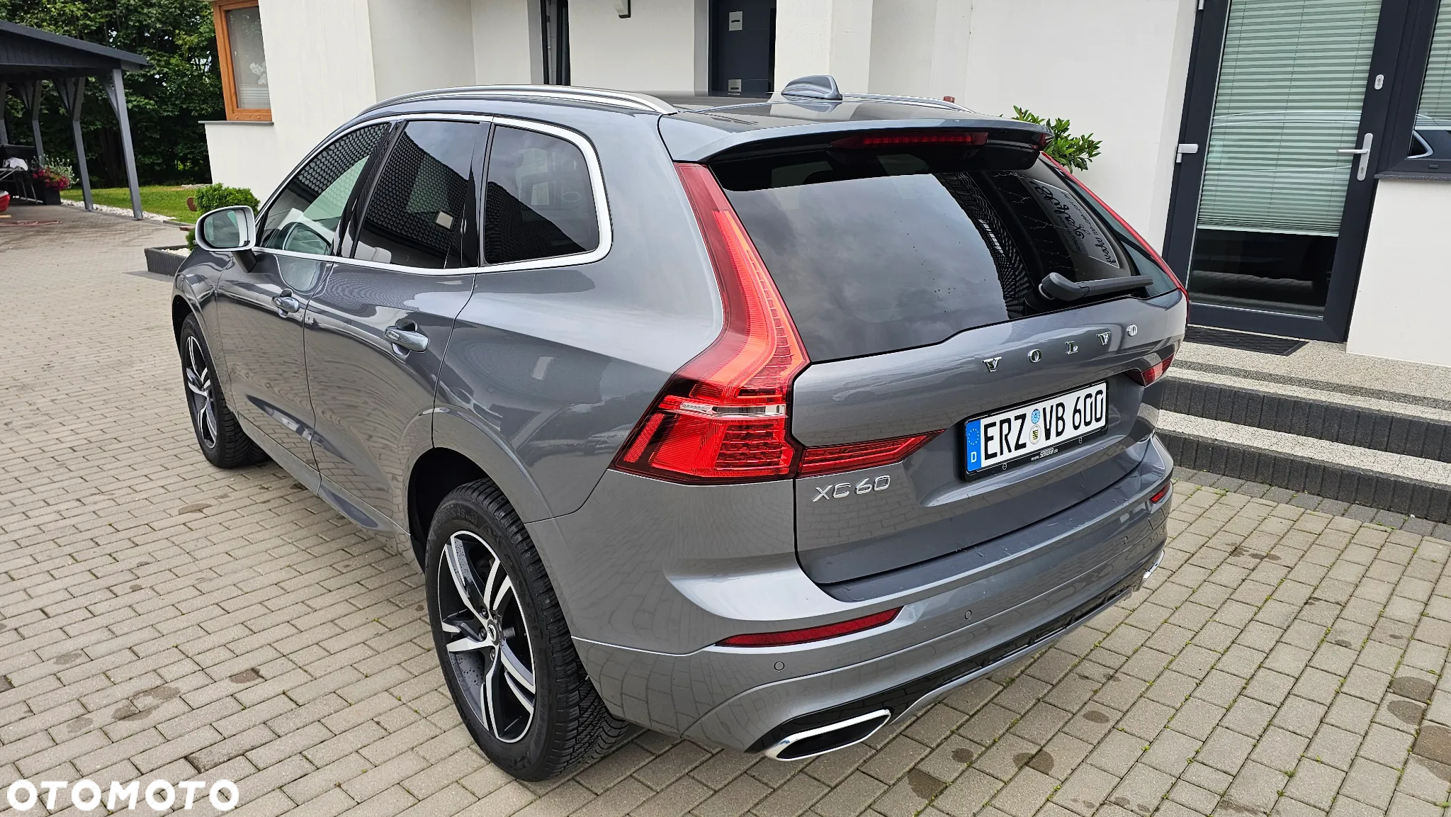 Volvo XC 60 D4 R-Design - 4