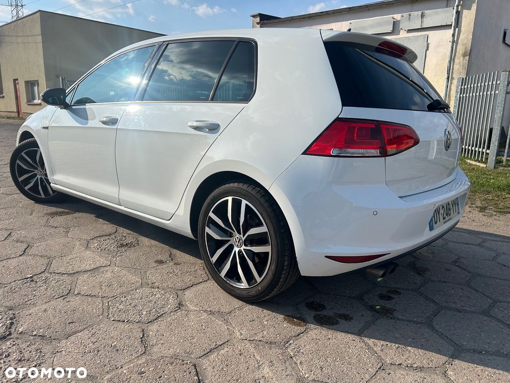 Volkswagen Golf 2.0 TDI BlueMotion Technology Lounge - 4