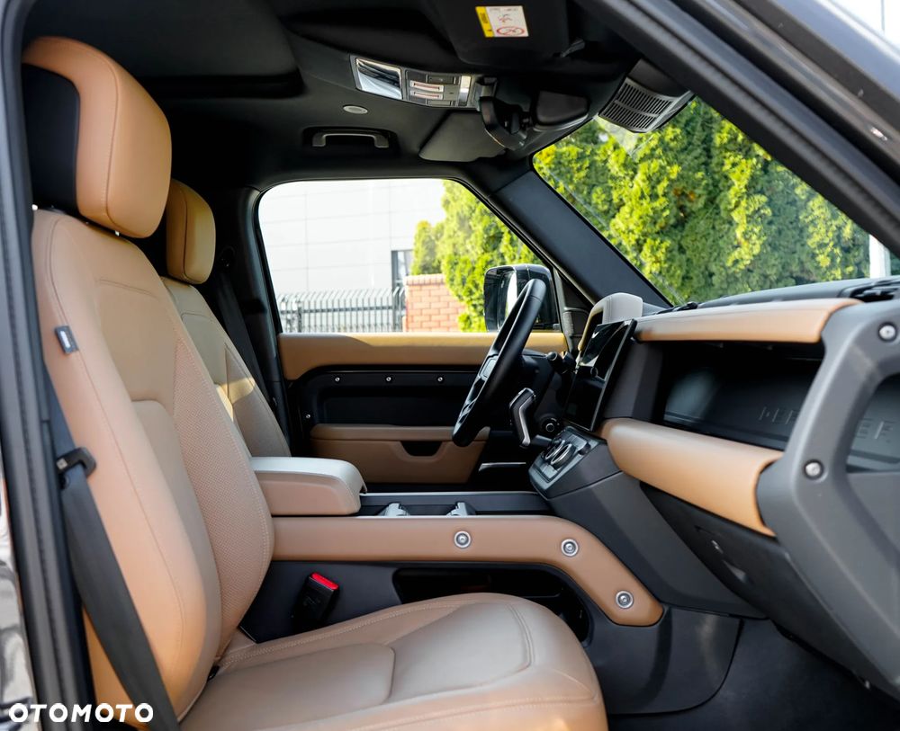 Land Rover Defender 3.0 D350 mHEV X-Dynamic HSE - 35