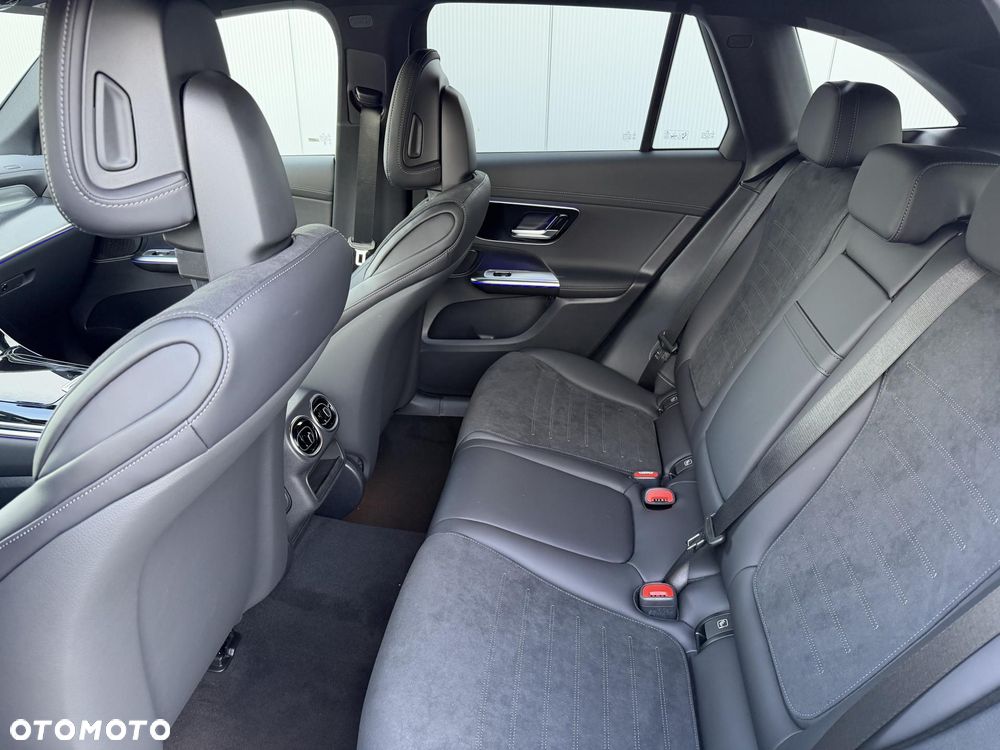 Mercedes-Benz GLC 200 d 4Matic 9G-TRONIC AMG Line Advanced - 16