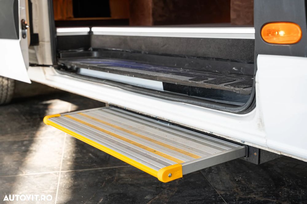 Mercedes-Benz Sprinter Long Custom - 14