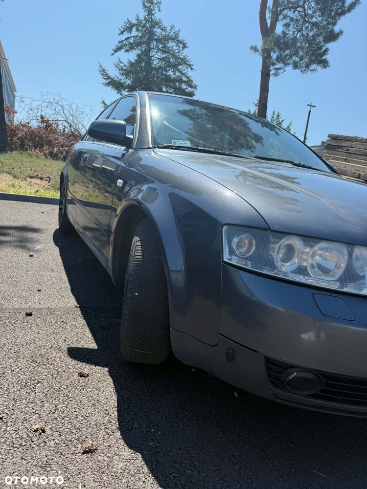Audi A4 Limousine - 5