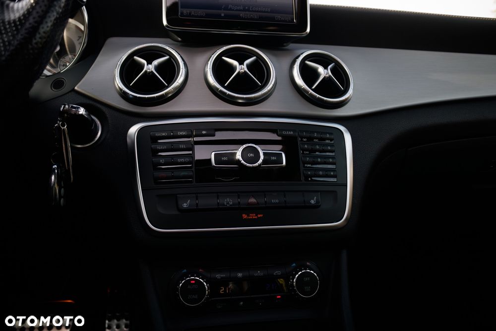 Mercedes-Benz CLA - 16