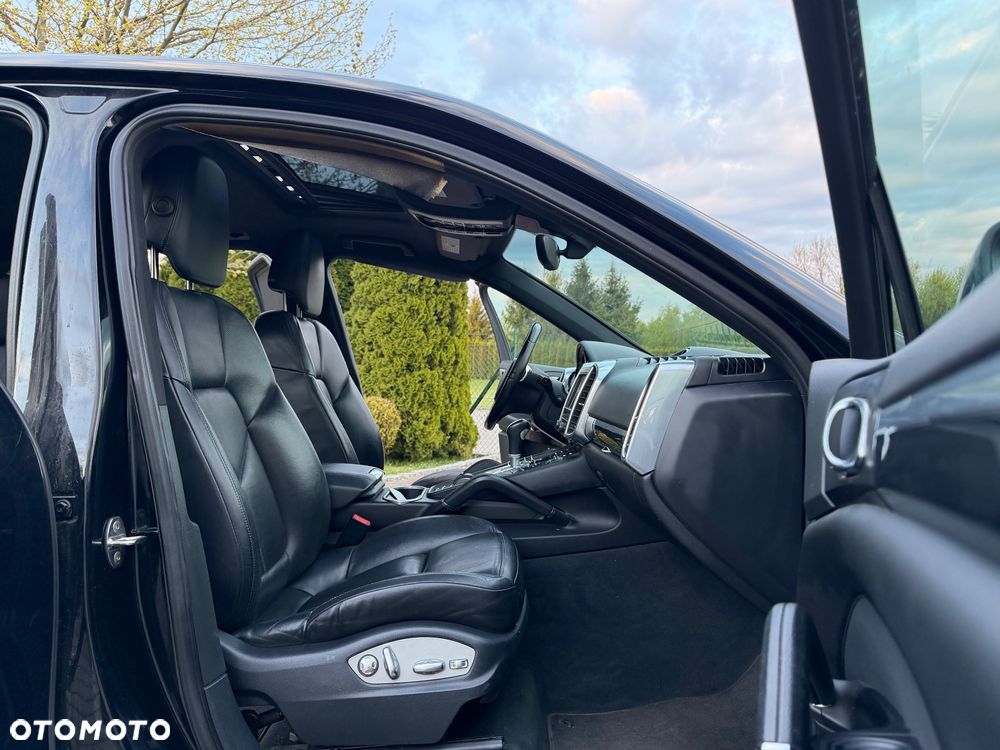 Porsche Cayenne - 10