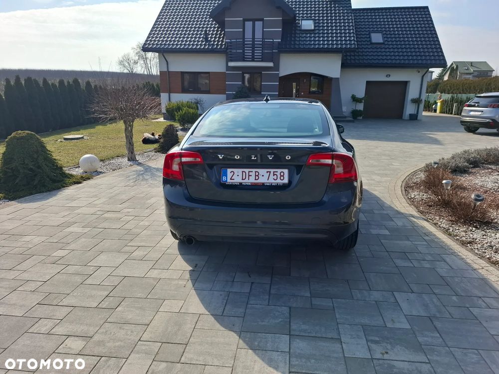 Volvo S60 D2 Momentum - 9