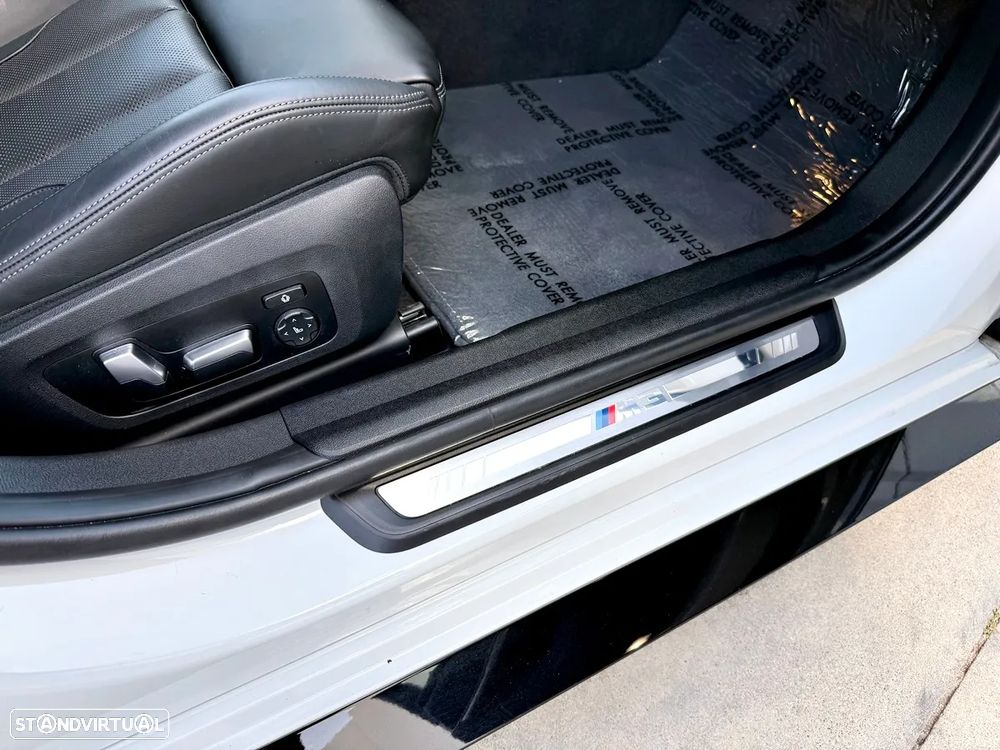 BMW M3 Competition xDrive - 36