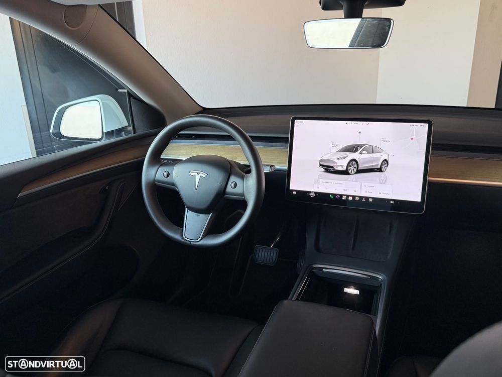 Tesla Model Y Standard - 24
