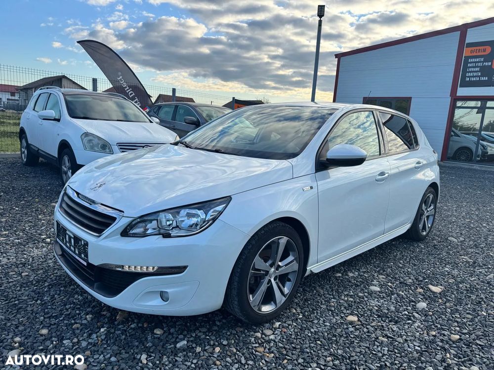 Peugeot 208 - 1