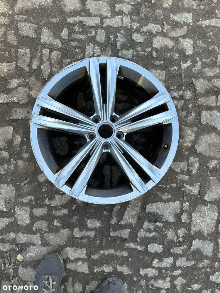 Felga VW Tiguan 5x112 8,5J x 19 ET 38 5NA601025E 1szt. - 1