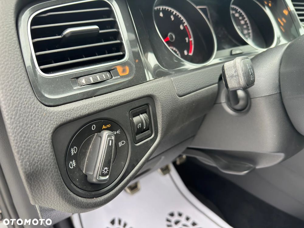 Volkswagen Golf - 26