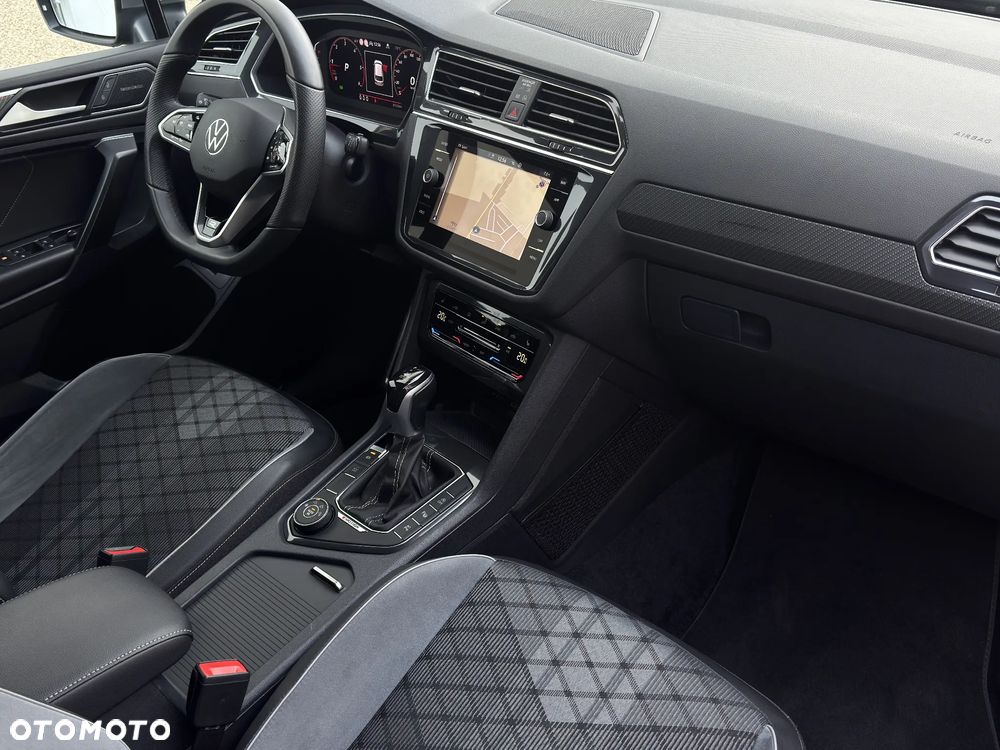 Volkswagen Tiguan 2.0 TDI SCR 4MotION DSG R-Line - 23